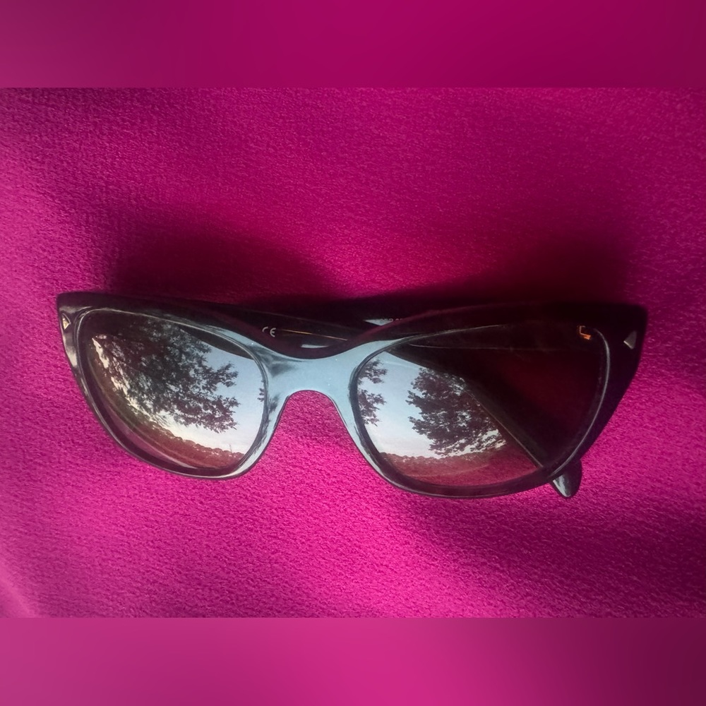 Prada Sunglasses SPR 09S - Picture 8 of 10